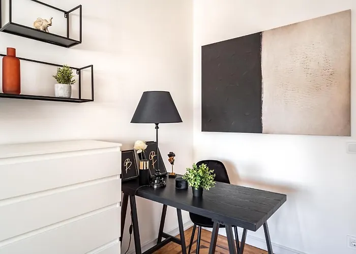 Akicity Alameda Yellow Apartment Lisbon