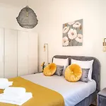 Akicity Alameda Yellow Apartmán *