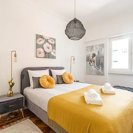 Akicity Alameda Yellow Apartment