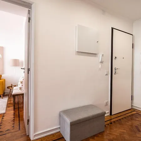 Akicity Alameda Yellow Apartment Lisbon