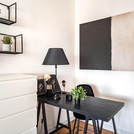 Akicity Alameda Yellow Apartment Lisbon